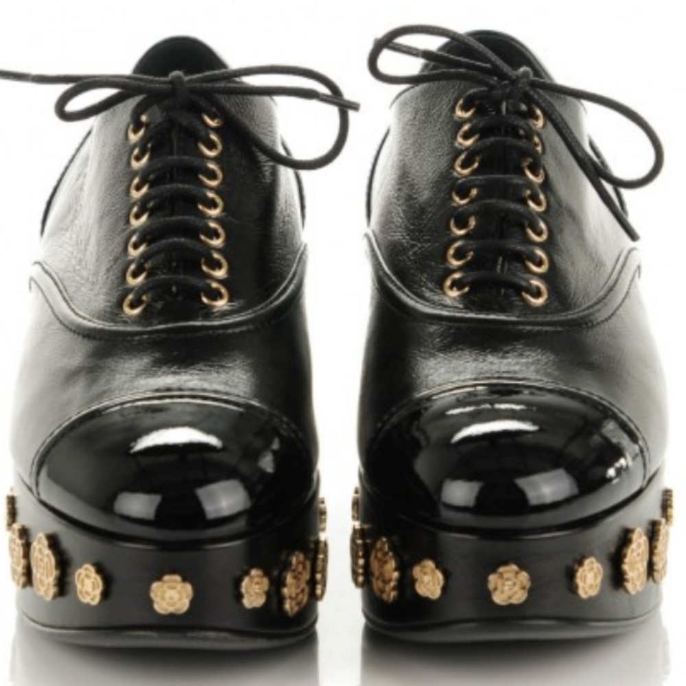 CHANEL Lace Up Oxford Camelia Wedges - Picture 3 of 16
